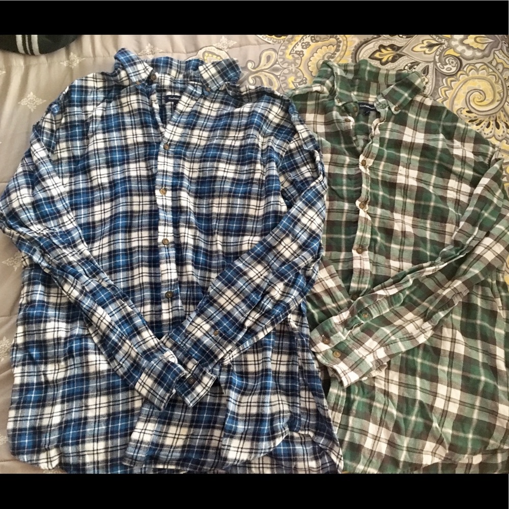🎉Flash Sale! 2 men’s plaid flannel button ups